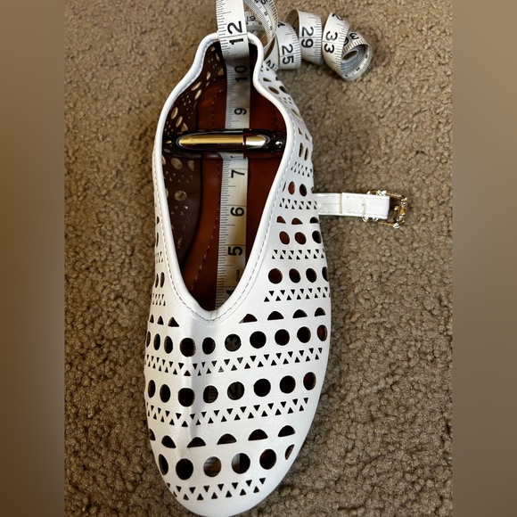 White cutout faux leather Mary Jane ballet flats - Alaia inspired. Metal buckle - Picture 5 of 6